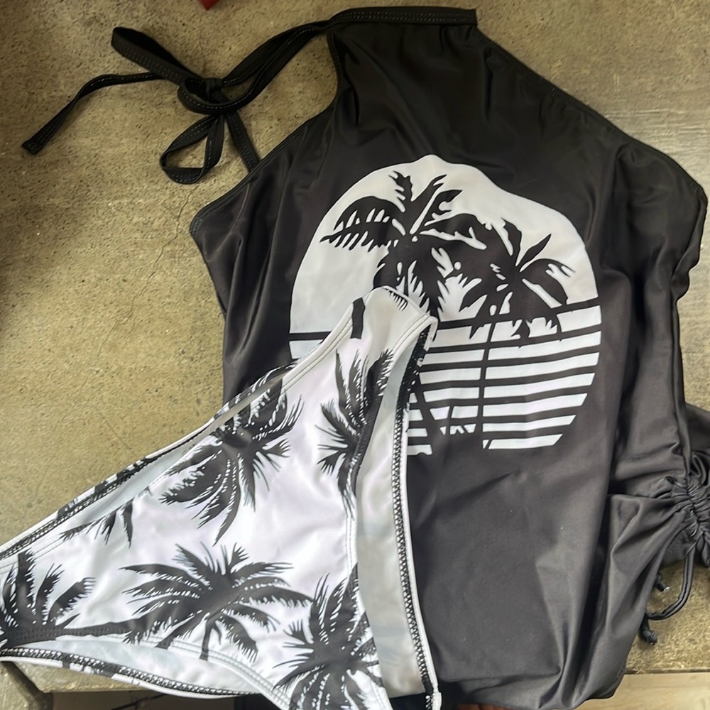 Brand new halter top tankini suit set